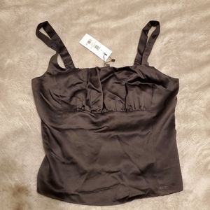 ✨️NEW✨️ Cute ruched Garage top